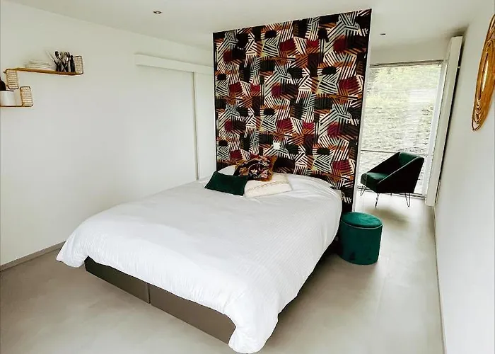 Le Nine, Au Coeur De Couette-café Falaën